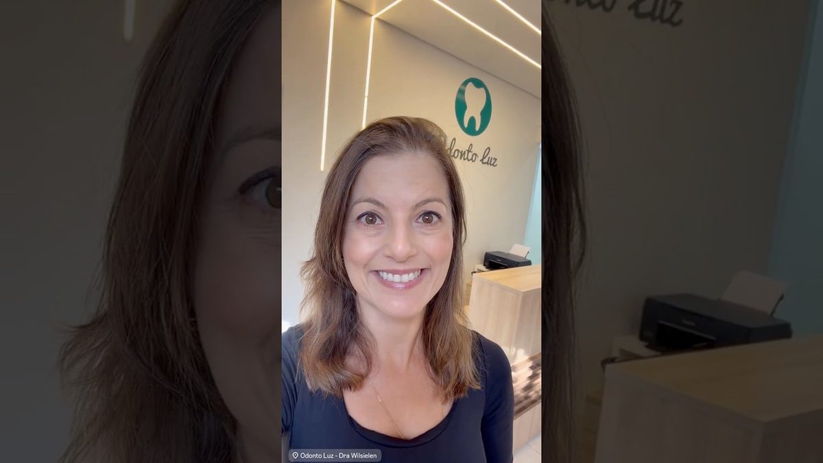 Dra. Wilsielen Sanches Luz, da Odonto Luz, em vídeo sobre o buraquinho que aparece na gengiva perto do dente